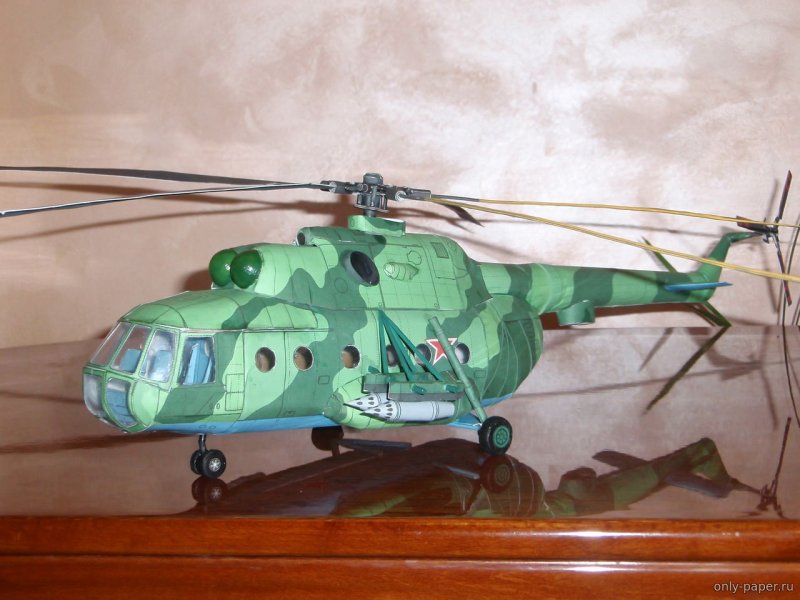 Военный вертолет из картона