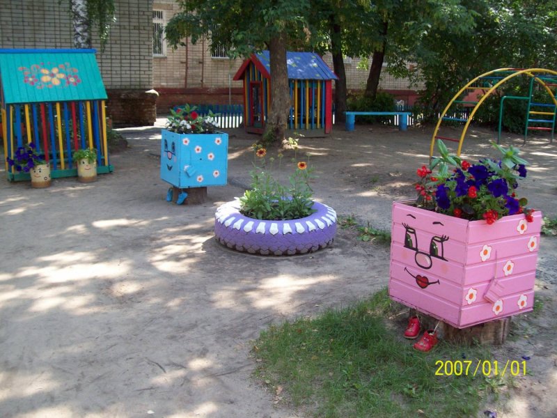 Декор участка в детском саду