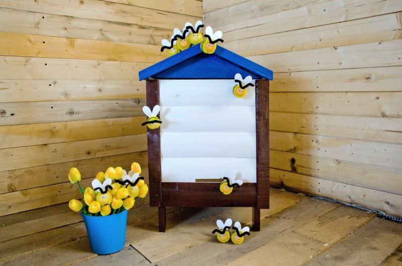 Декоративный улей для пчел