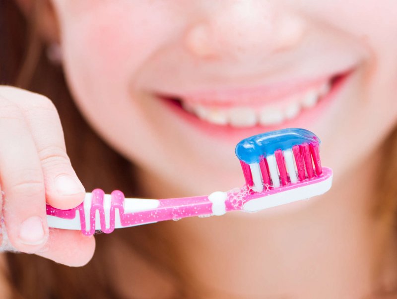 Зубная стчетка и паста для зубов