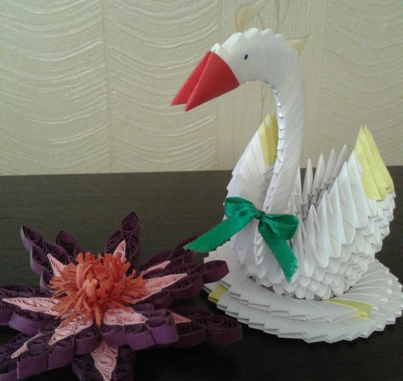Лебедь из модулей оригами