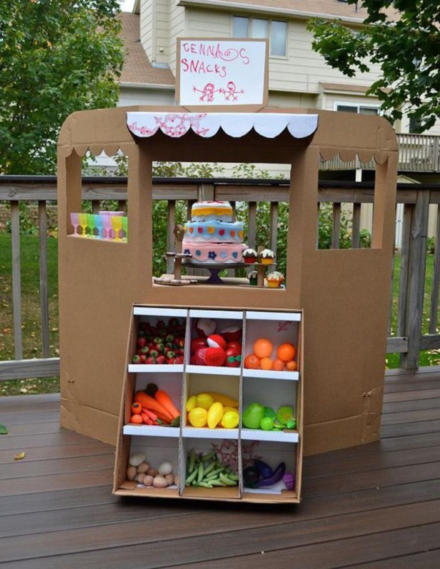Магазин из картонной коробки для детей