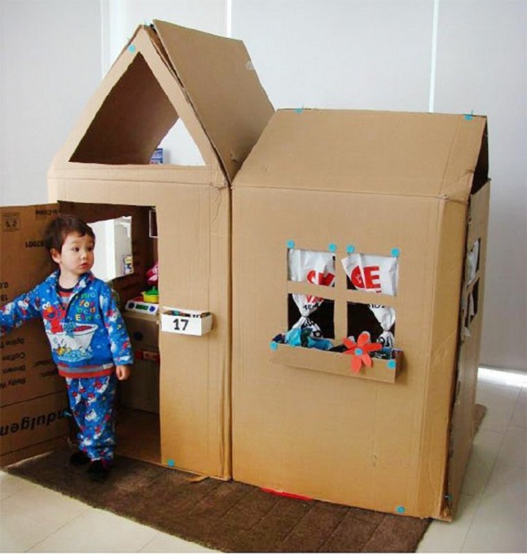 Домик из картонных коробок для детей