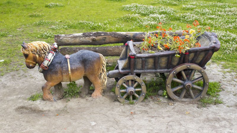 Декоративная лошадь для сада