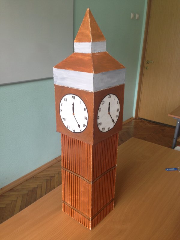 Башня с часами из картона