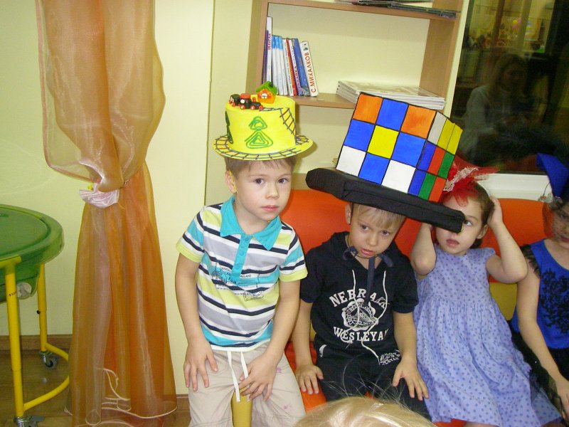 Необычная шляпка в детский сад