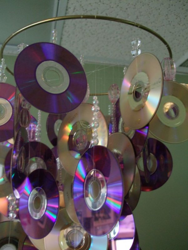 Столик из компакт дисков