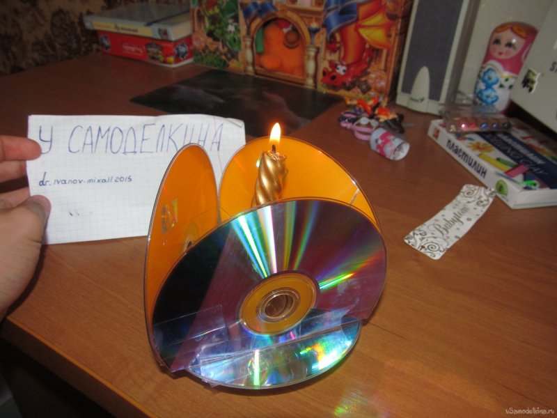 Подставка из дисков