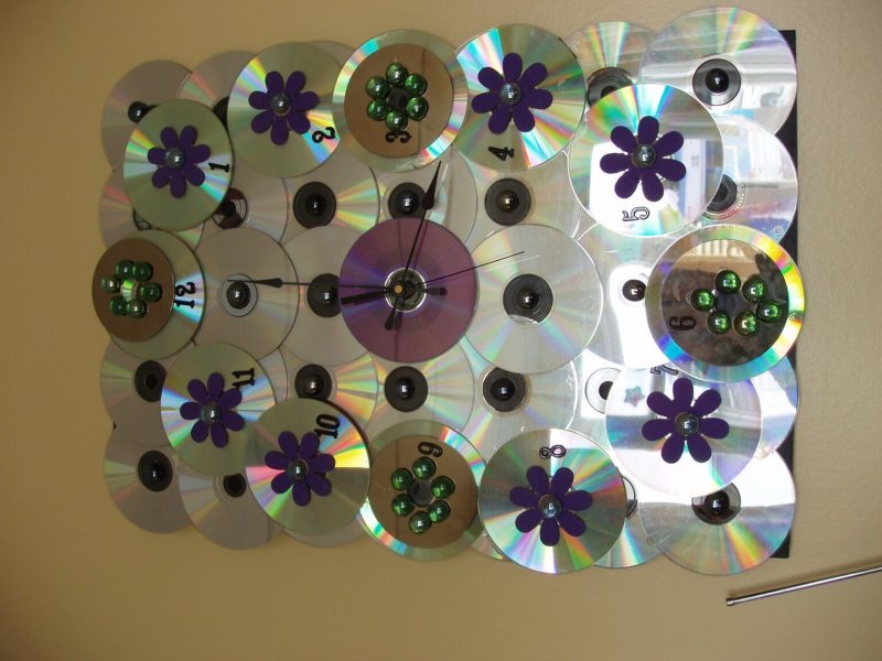 Гусеница из дисков для детского сада