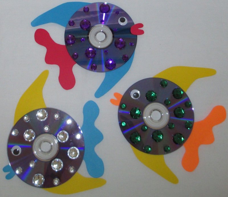 Фигурки птиц из компакт-дисков