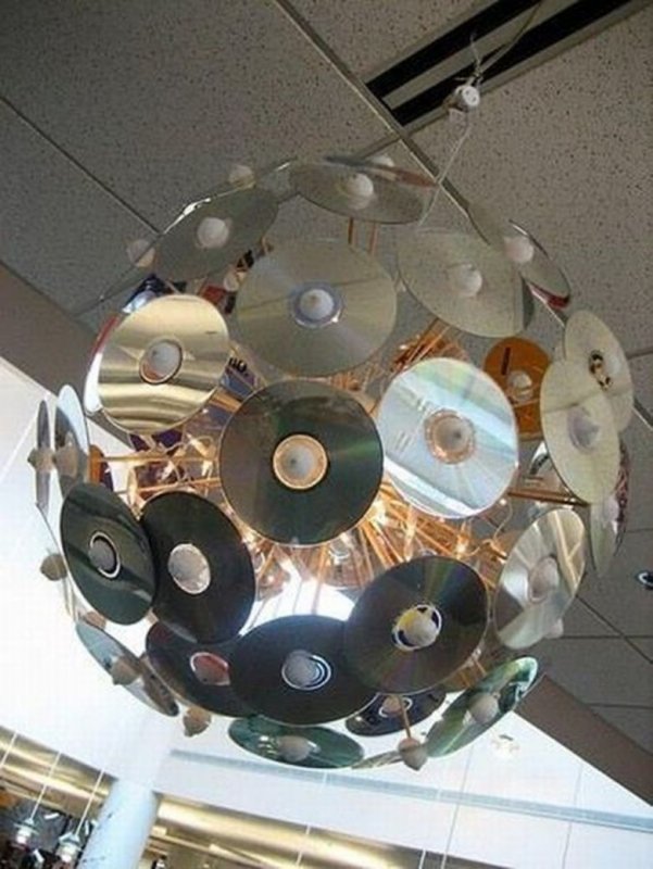 Светильник из компьютерных дисков
