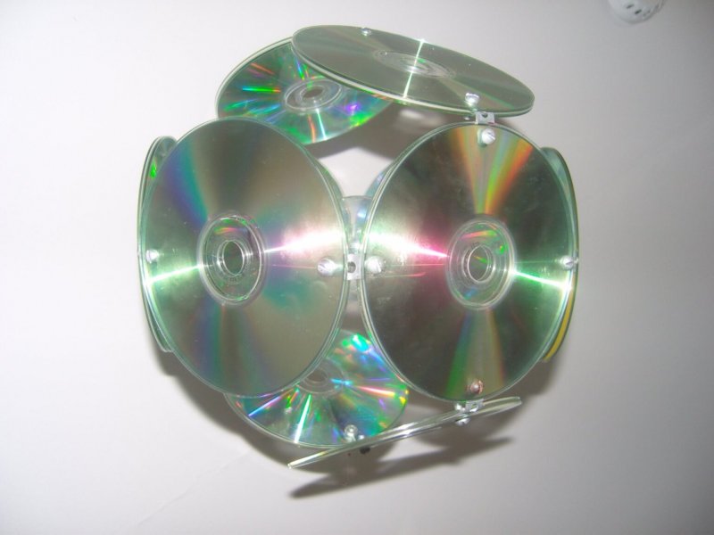 Светильник из СД дисков