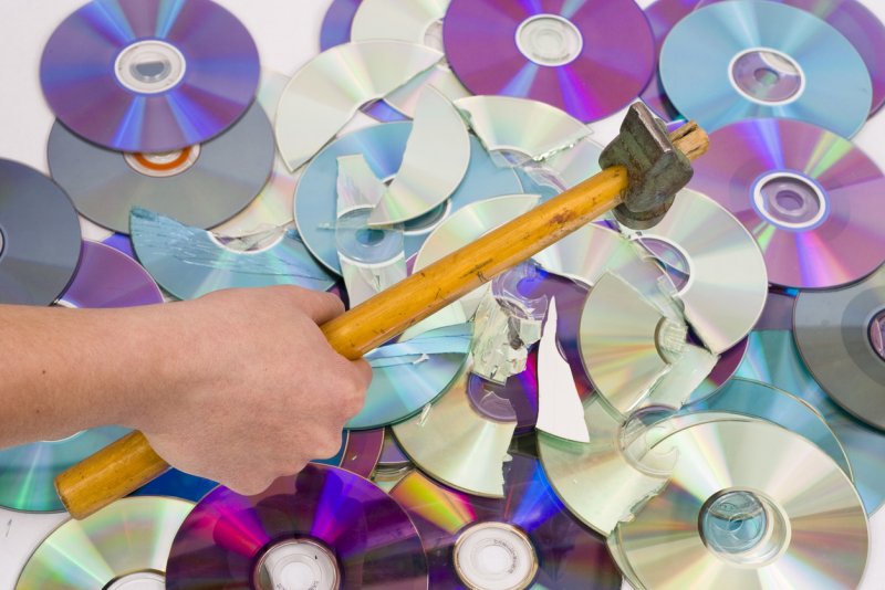 Разбитые диски CD