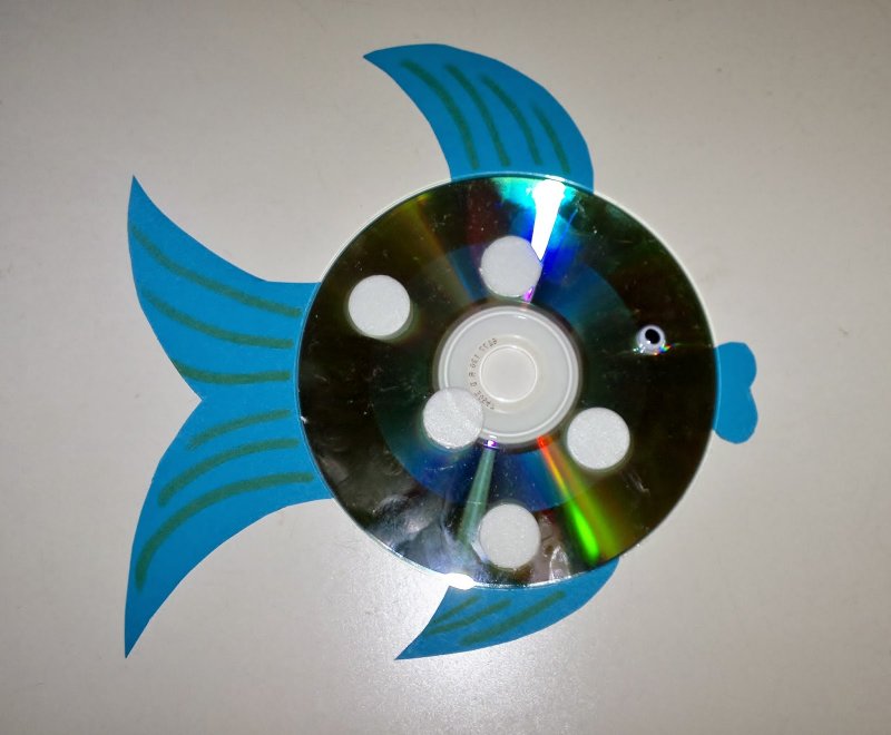Украшение интерьера из дисков