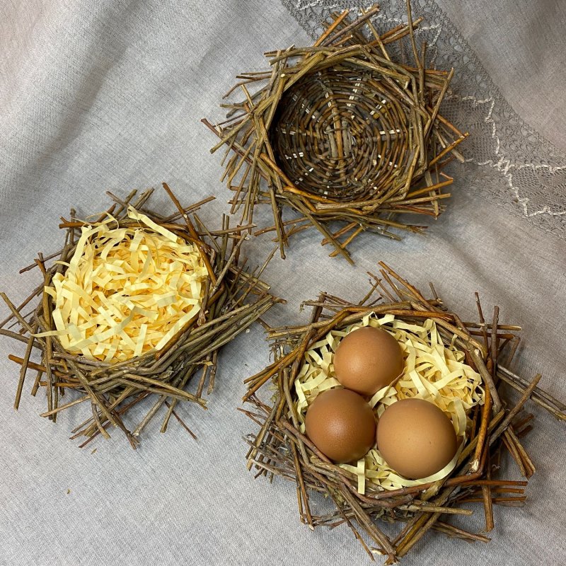 Поделка на Пасху гнездо с яйцами