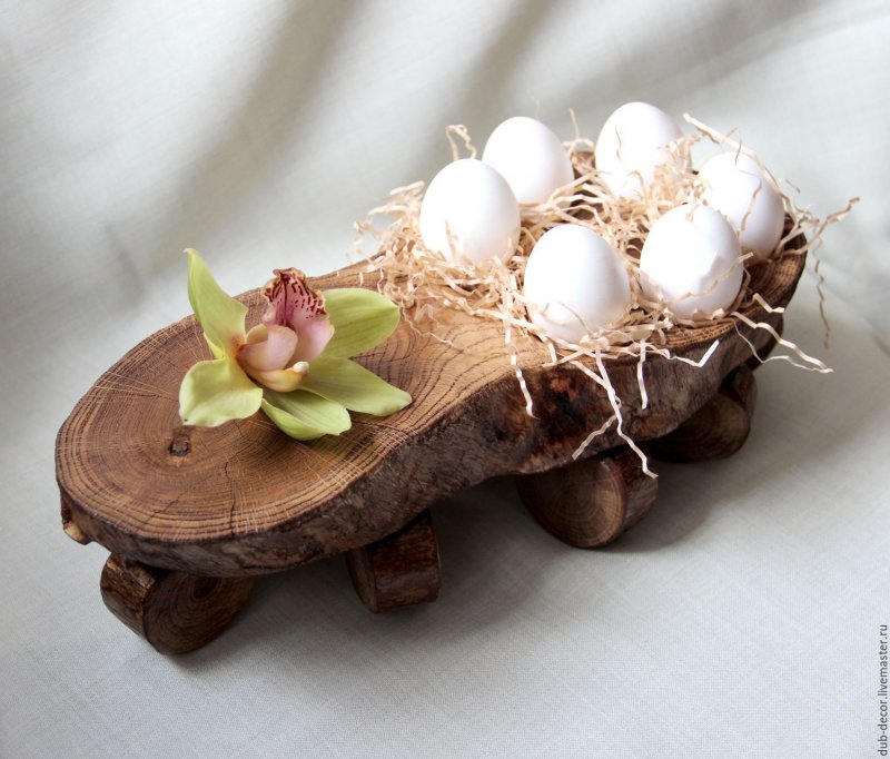Деревянная подставка для пасхальных яиц