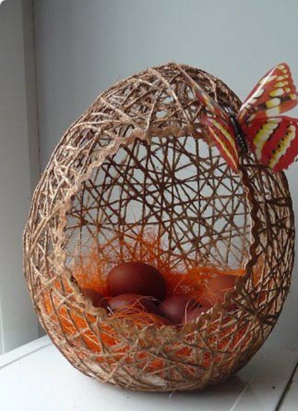 Необычное украшение яиц