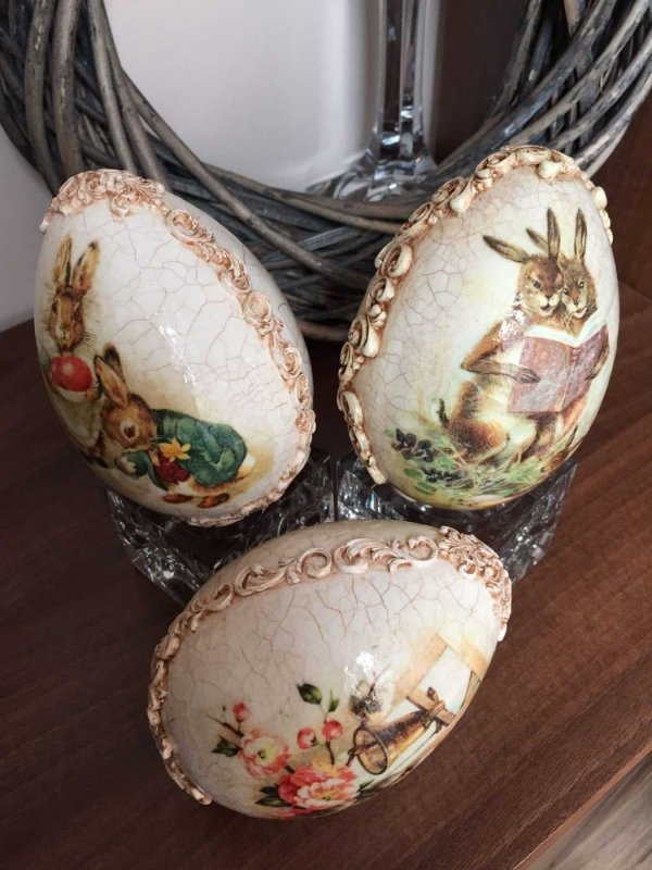Винтажное украшение пасхальных яиц