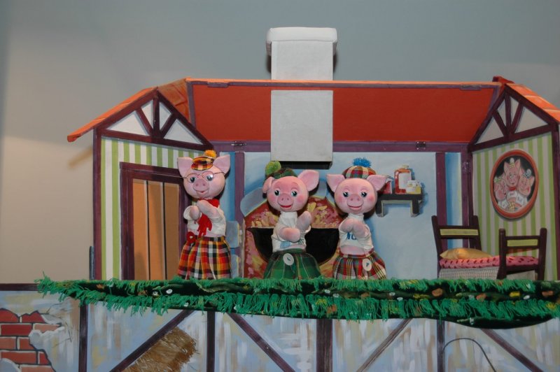 Кукольный театр три поросенка