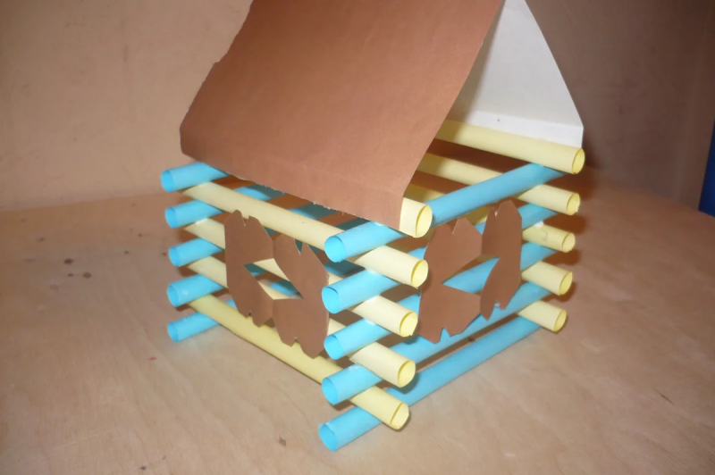 Бумажное конструирование домик