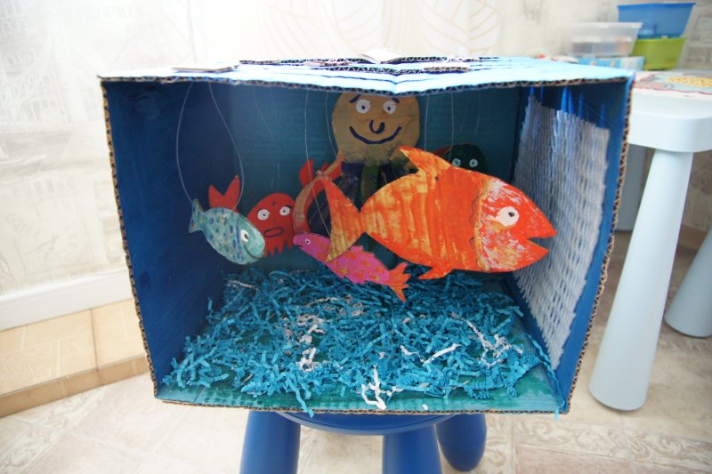 Аквариум в детский сад из коробки
