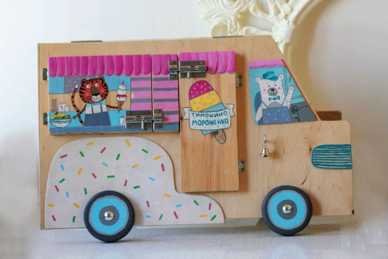 Фургон мороженого из картона