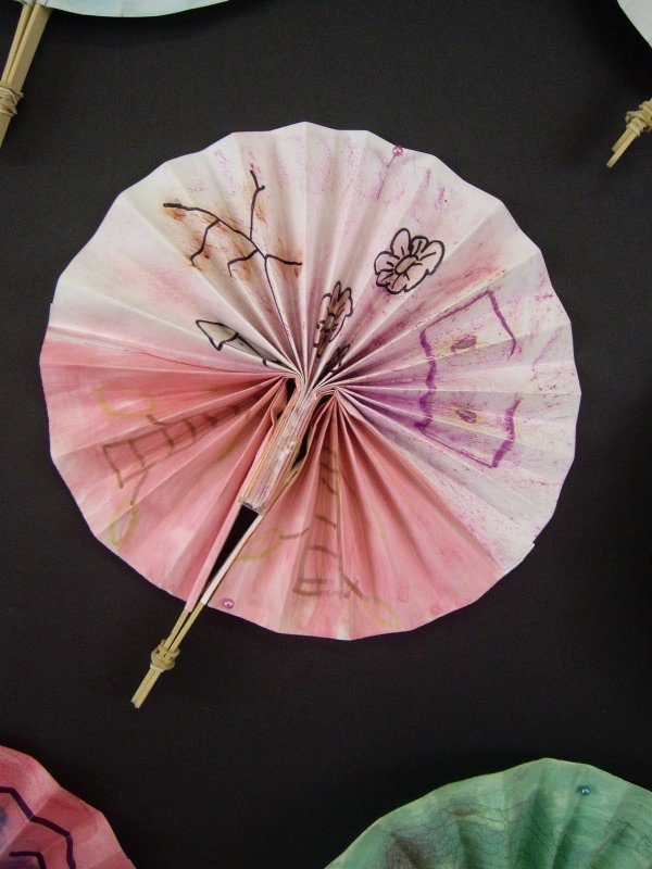 Японский веер из бумаги