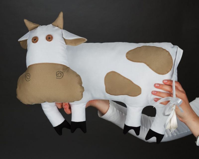 Игрушка подушка корова