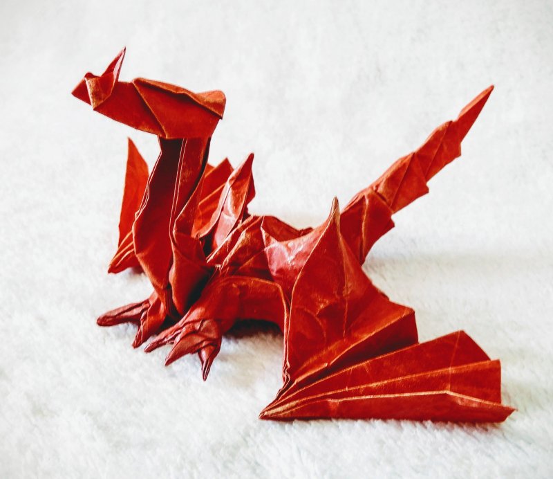 Оригами дракон на руку