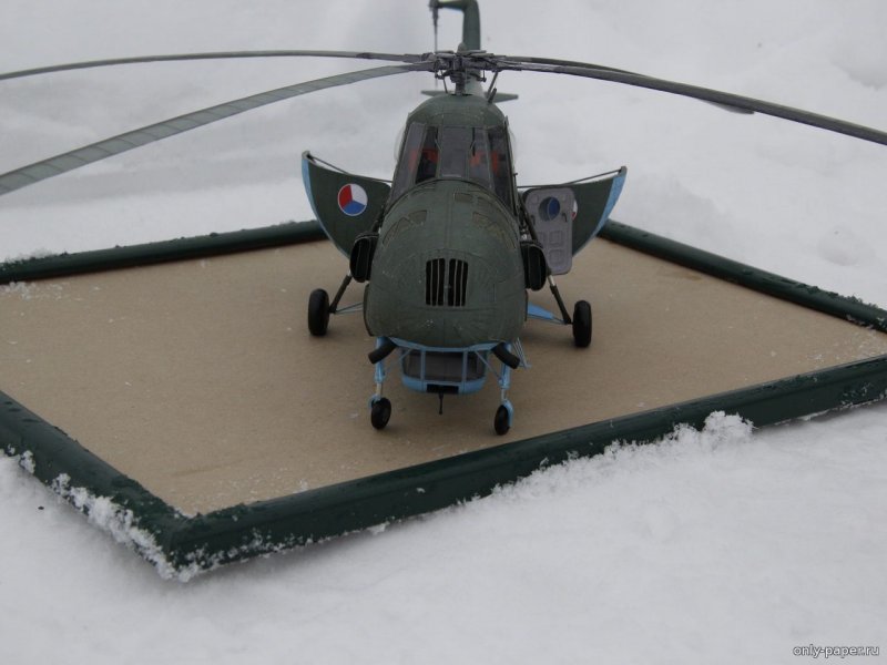 Посадочная площадка для вертолета в поле