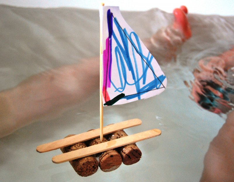 Кораблик из палочек от мороженого
