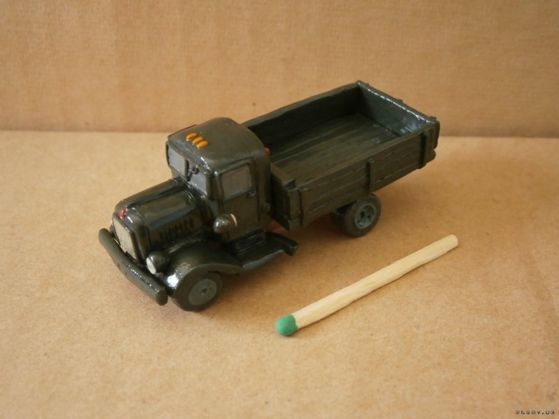 Военный грузовик из пластилина