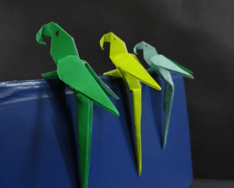 Оригами попугайчик
