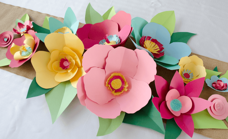 Объемные цветы из цветной бумаги
