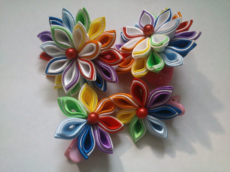 Разноцветный цветок канзаши