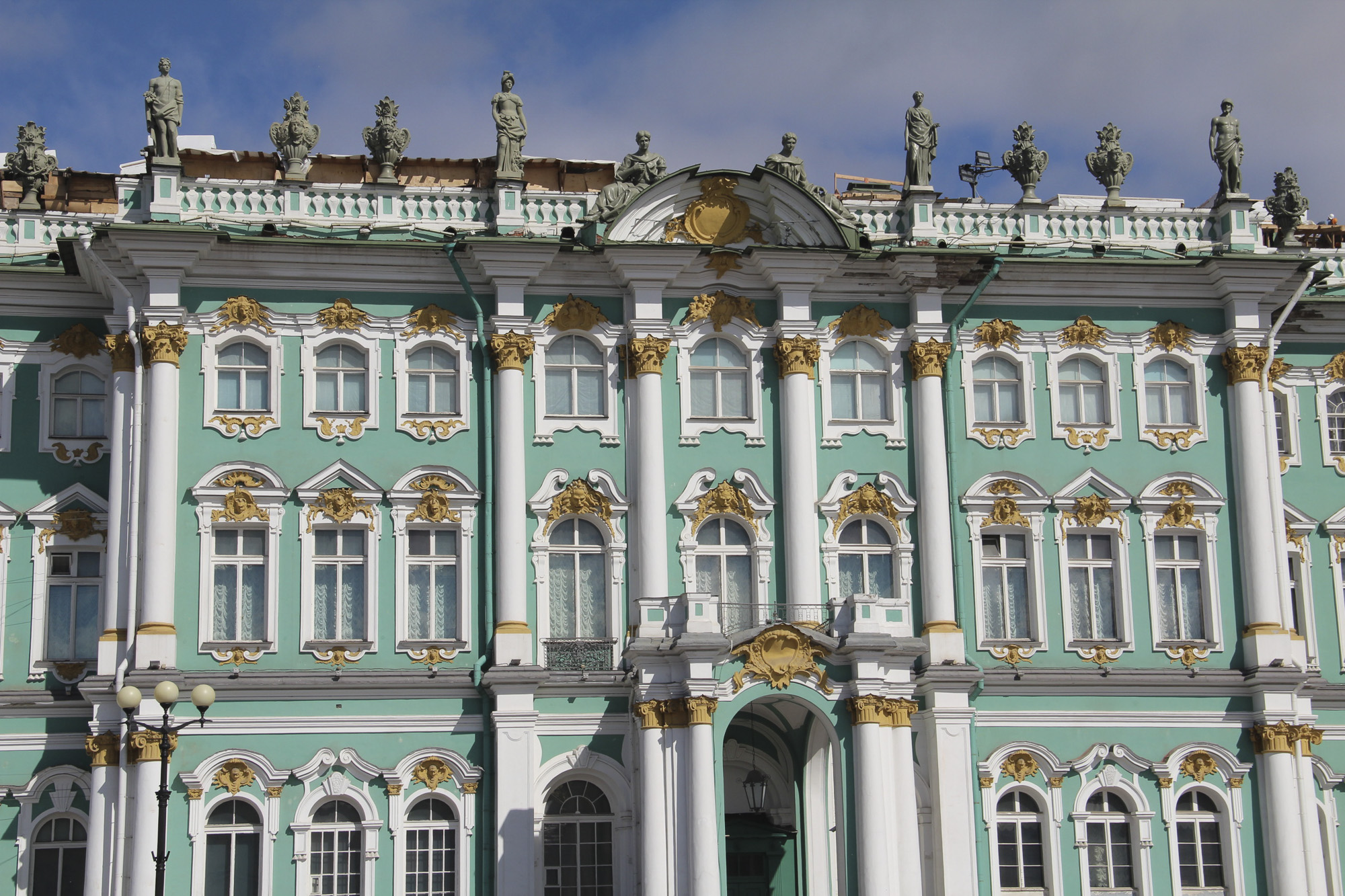 Фасад зимнего дворца в Санкт-Петербурге