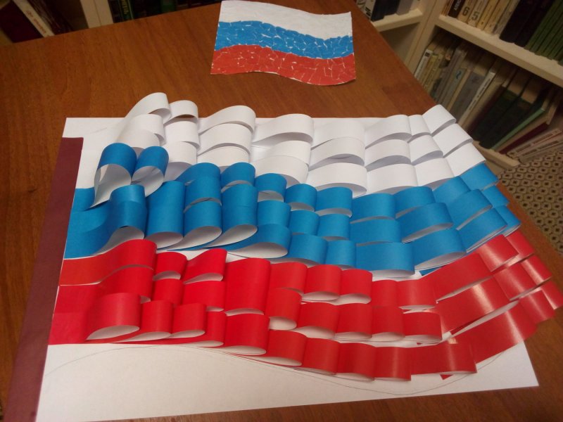 Российский флаг из бумажных салфеток