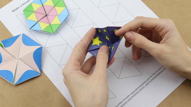Игрушка перевертыш оригами