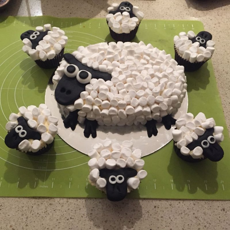 Детский торт с овечками