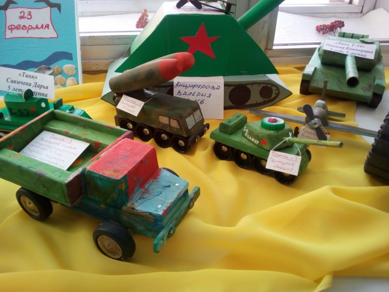 Выставка парад военной техники в детском саду