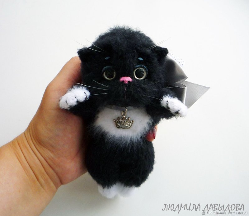 Игрушка черный котенок