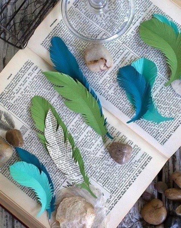 Поделки из бумажных перьев