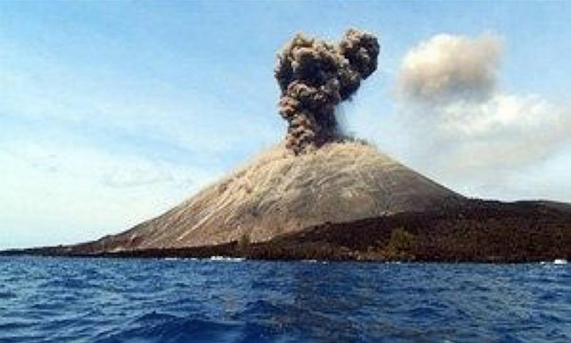 Извержение вулкана Кракатау в Индонезии в 1883 году