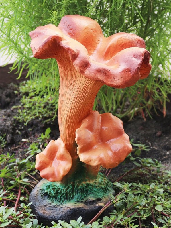 Фигура Ландшафтная гриб Лисичка 34см (пенополистирол)