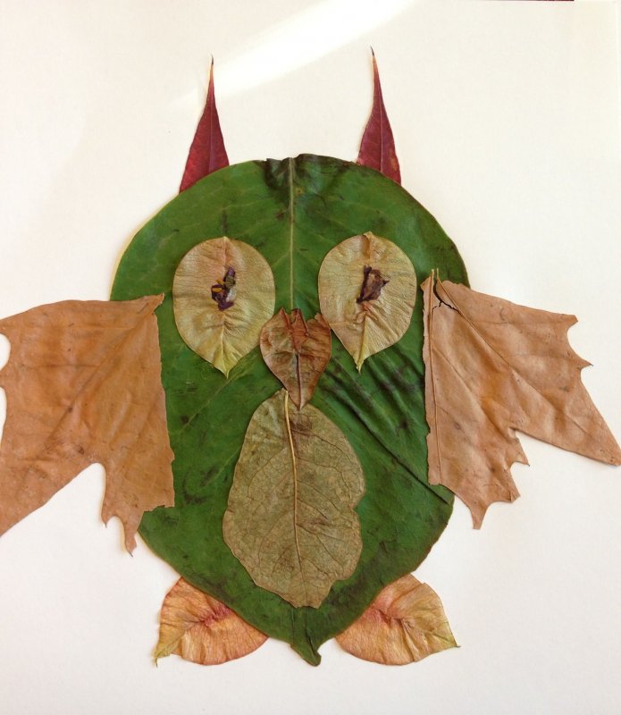 Птица из листьев поделка