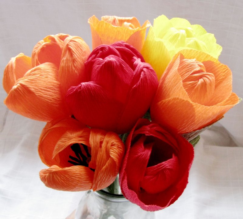 Букет тюльпанов из гофробумаги