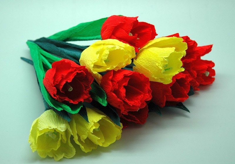Цветы из гофрированной бумаги крокусы