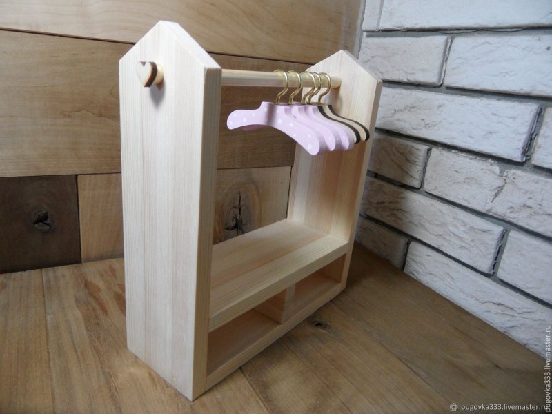 Кукольный шкаф для одежды из дерева