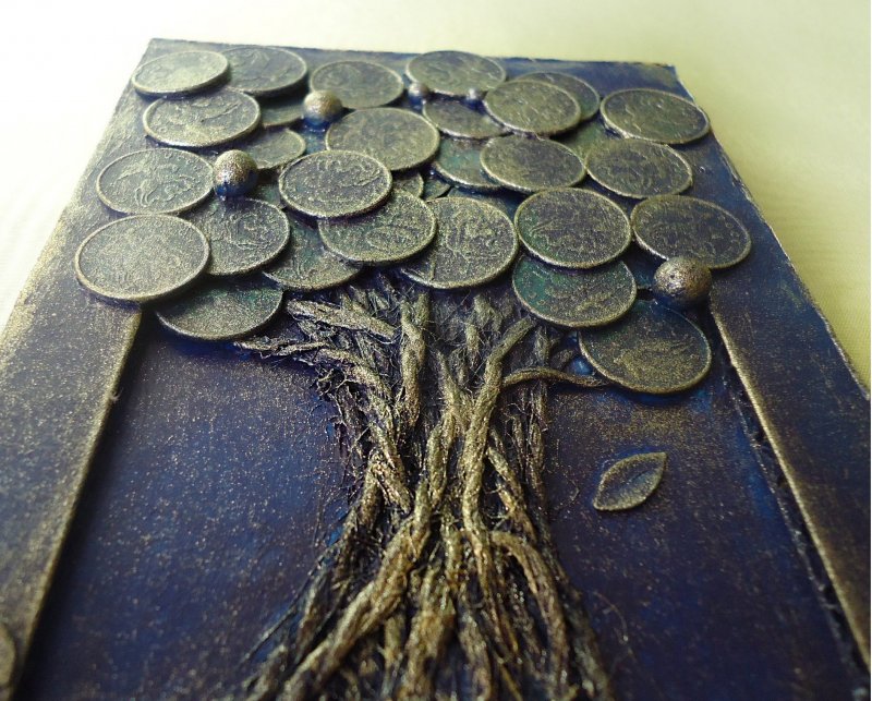Дерево с монетами