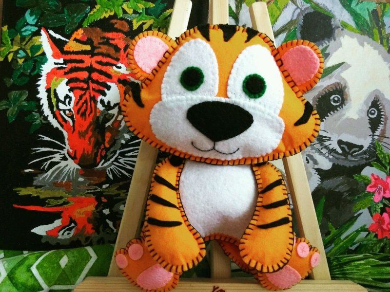Новогодняя игрушка на елку тигр